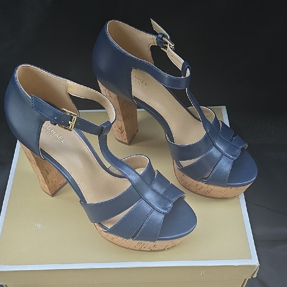 Michael Kors Navy Platform Sandals Size 7